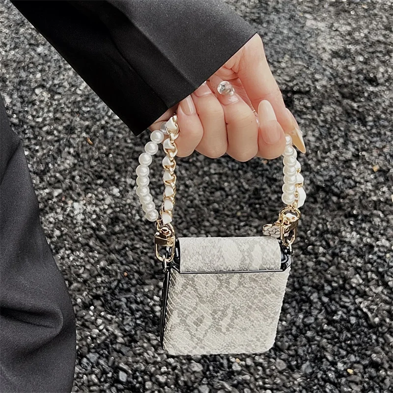 لسامسونج غالاكسي Z فليب 7 FE 6 5 4 حافظة فاخرة جلد الثعبان الملمس سوار سلسلة بولي Leather الجلود غطاء خلفي مقاوم للصدمات #6