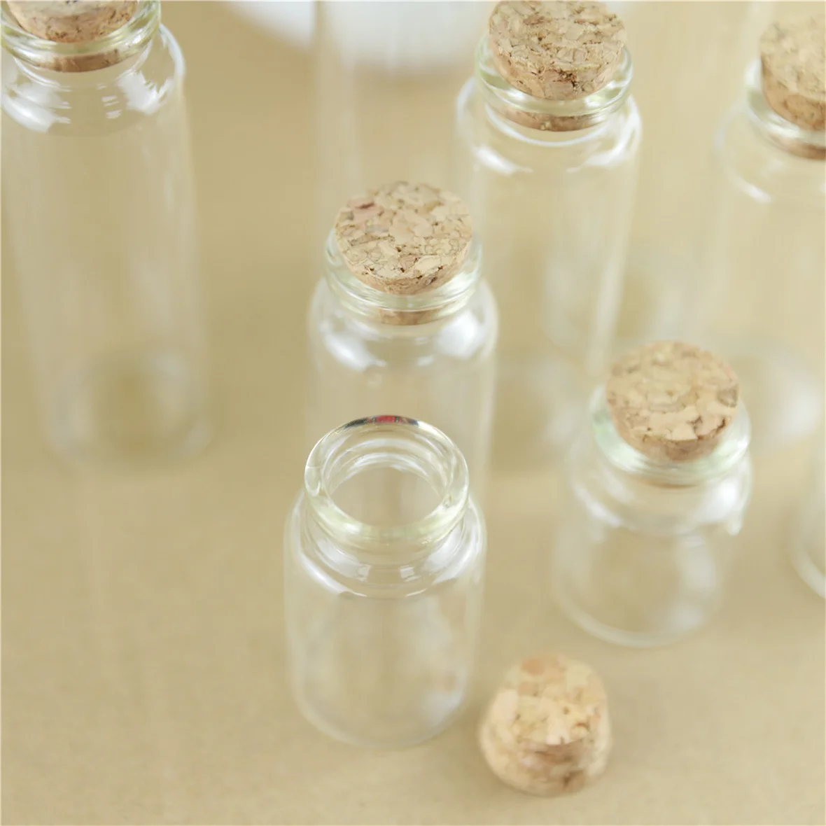 Wholesale 50 PCS Sealed Glass Bottles Diameter 30mm DIY Mini Glass Bottles Wishing Cork Crafts Cork Stopper Transparent Jars