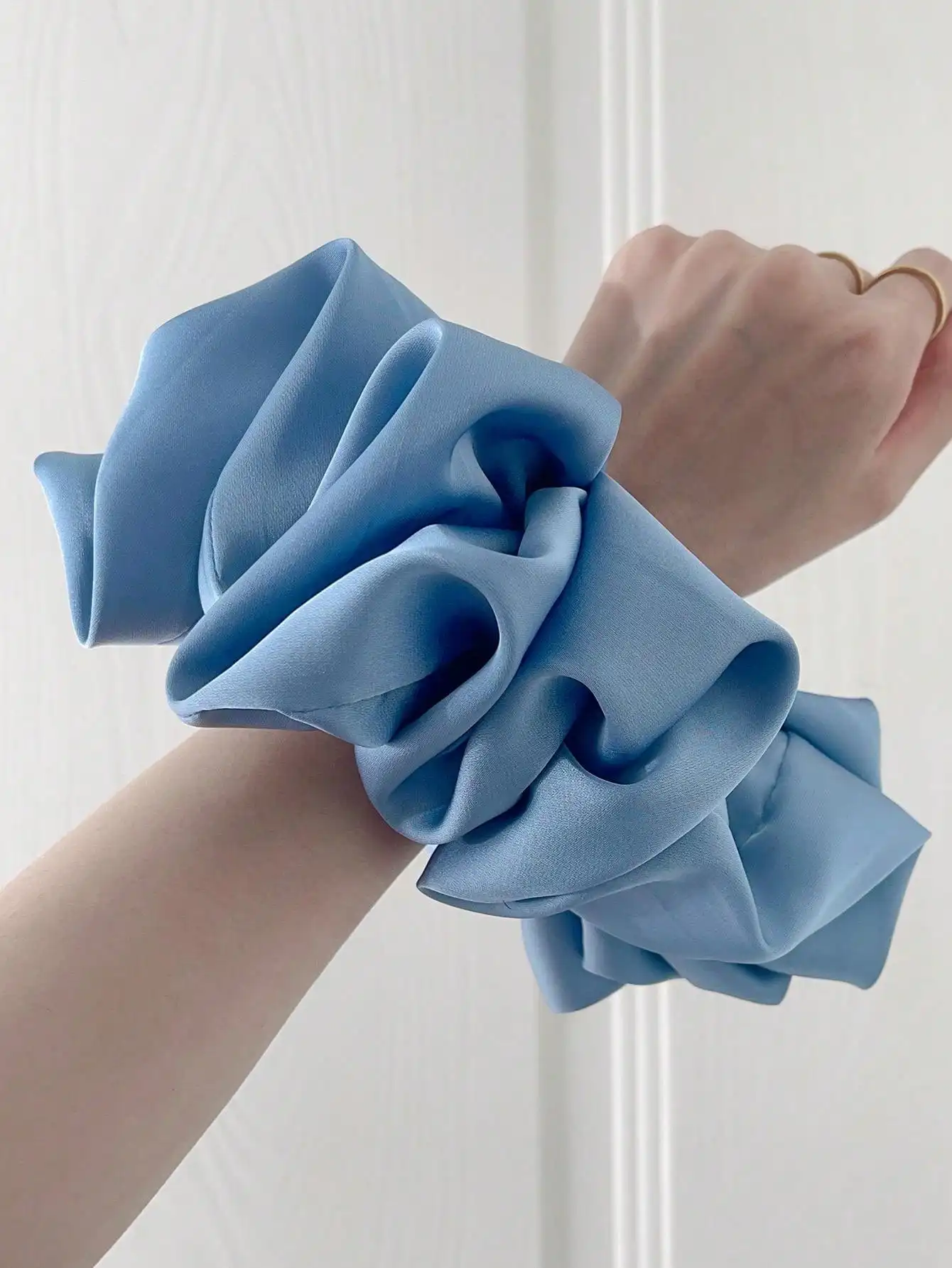 1 Stück extra große Kunstseide, flauschig, hohe Elastizität, weich und seidig, luxuriös, lässig, bequem, modisch, Scrunchie für Damen – Detail 4