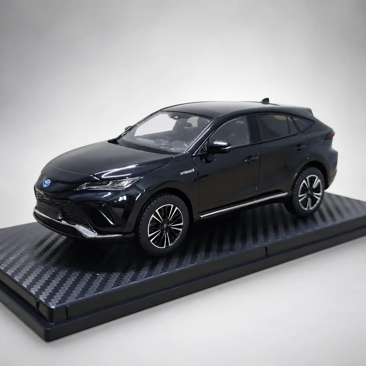 1/30 Toyota Venza Alloy Diecast Car Model Non Opening Doors Collectible Display Ornament For Automobile Enthusiasts Toy Gift