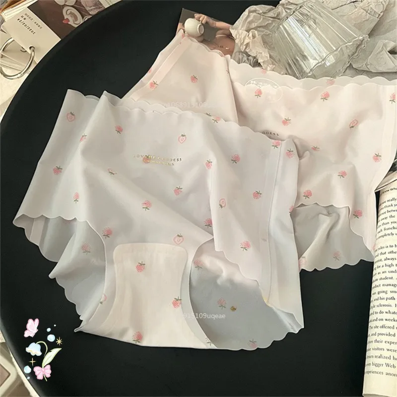 Sexy Middle-waisted Panties for Women Soft Ultra Thin Breathable Underwear Strawberry Printed Hip-lifting Ladies Lingerie image 2
