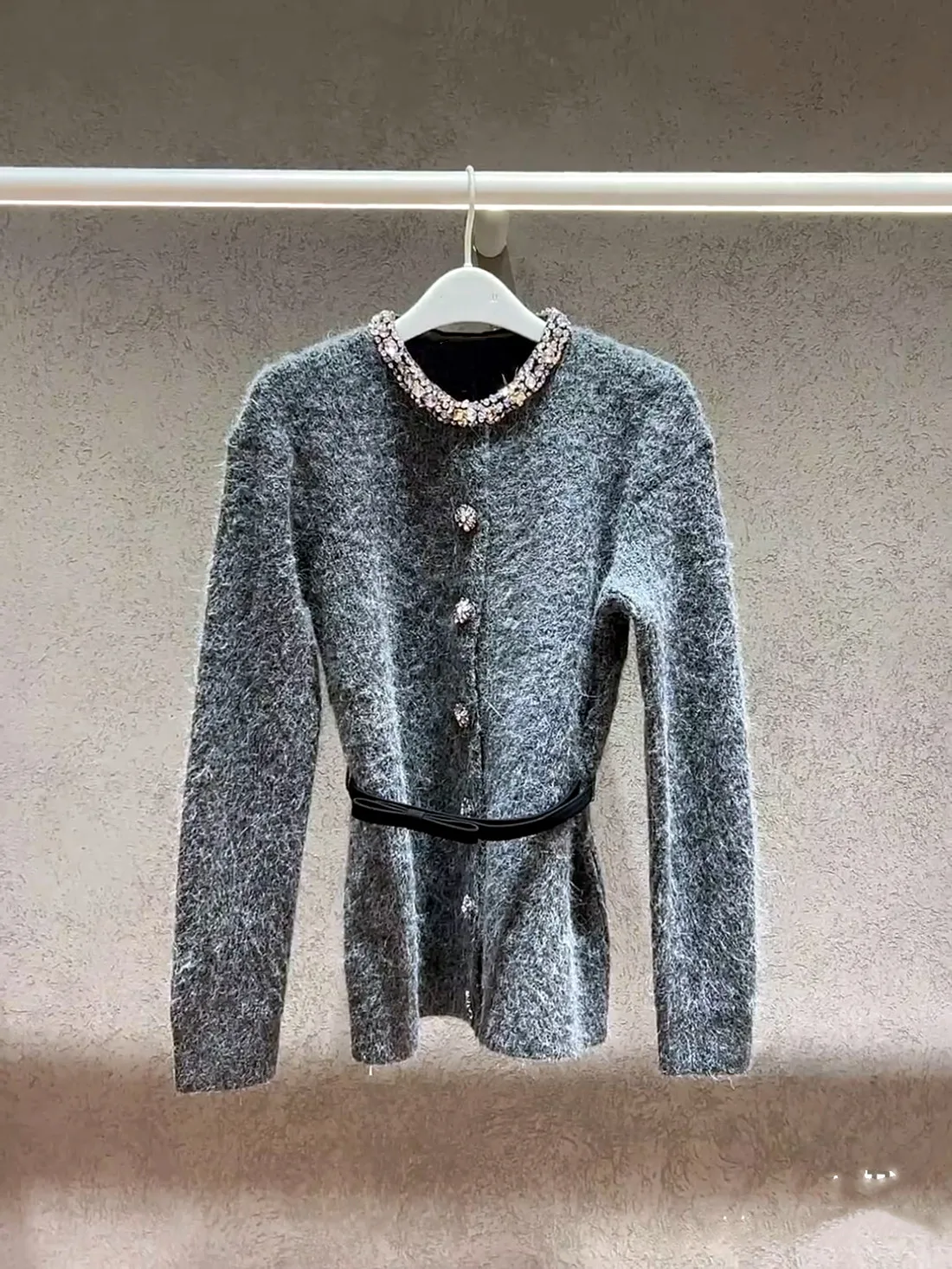 

High-End Version European Sle Heavyweight Knitted Cardigan Loose Fit Diamond Embellied ey Top Outerwear Women's Faion