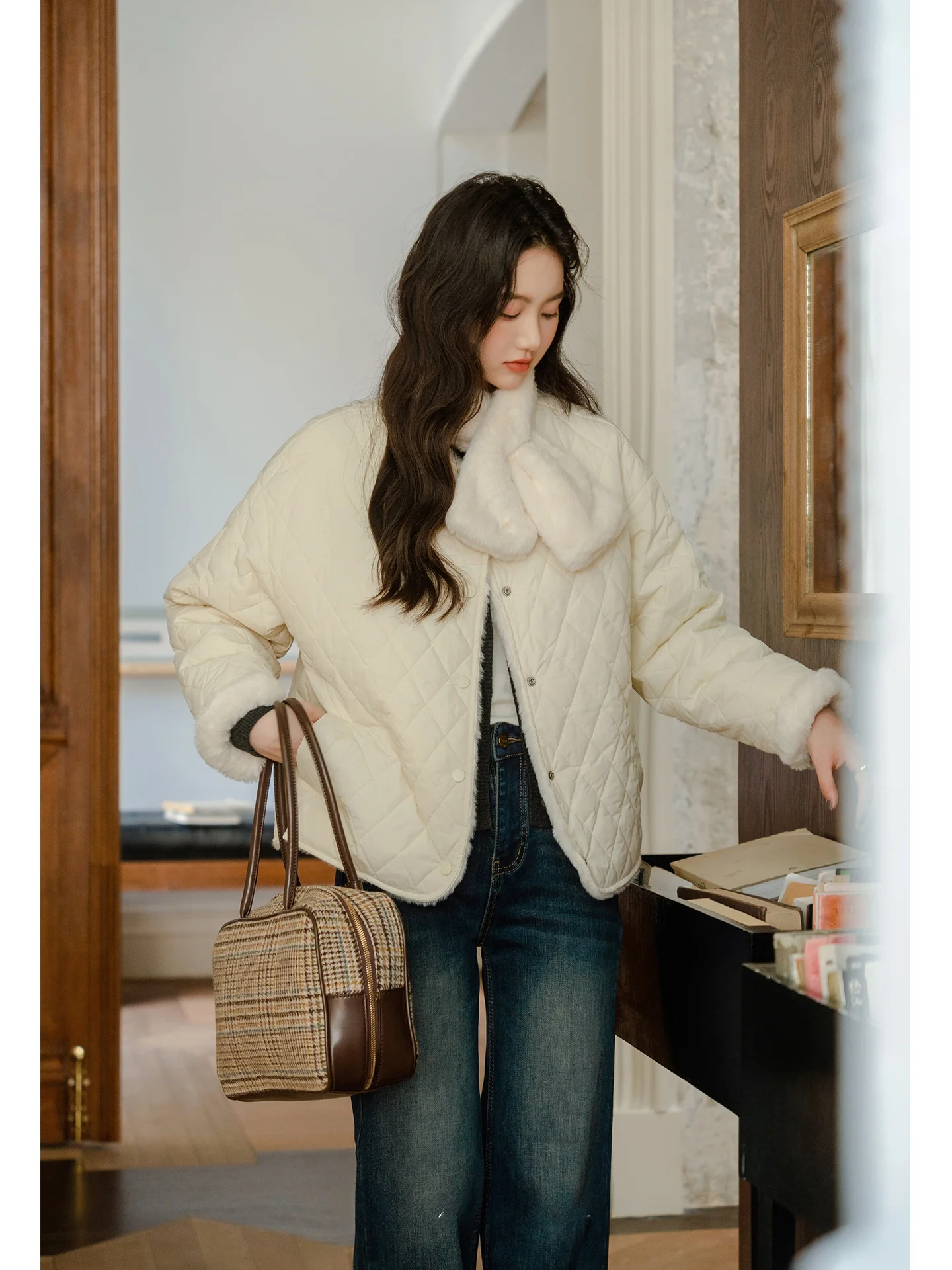 

Thiened Double-sided Wear ort Cotton Jaet Women's Winter Coat Lamb Fur Trimmed Quilted Diamond Pattern Regular Fit Coat