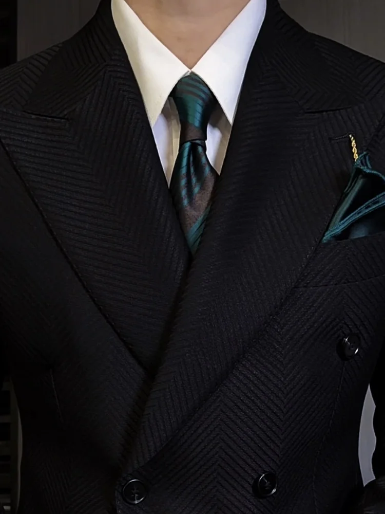 カジュアルな手作りのイタリア製多用途ネクタイ、高級感のあるビジネスストライプ柄、男性用ファッショナブルなアクセサリー