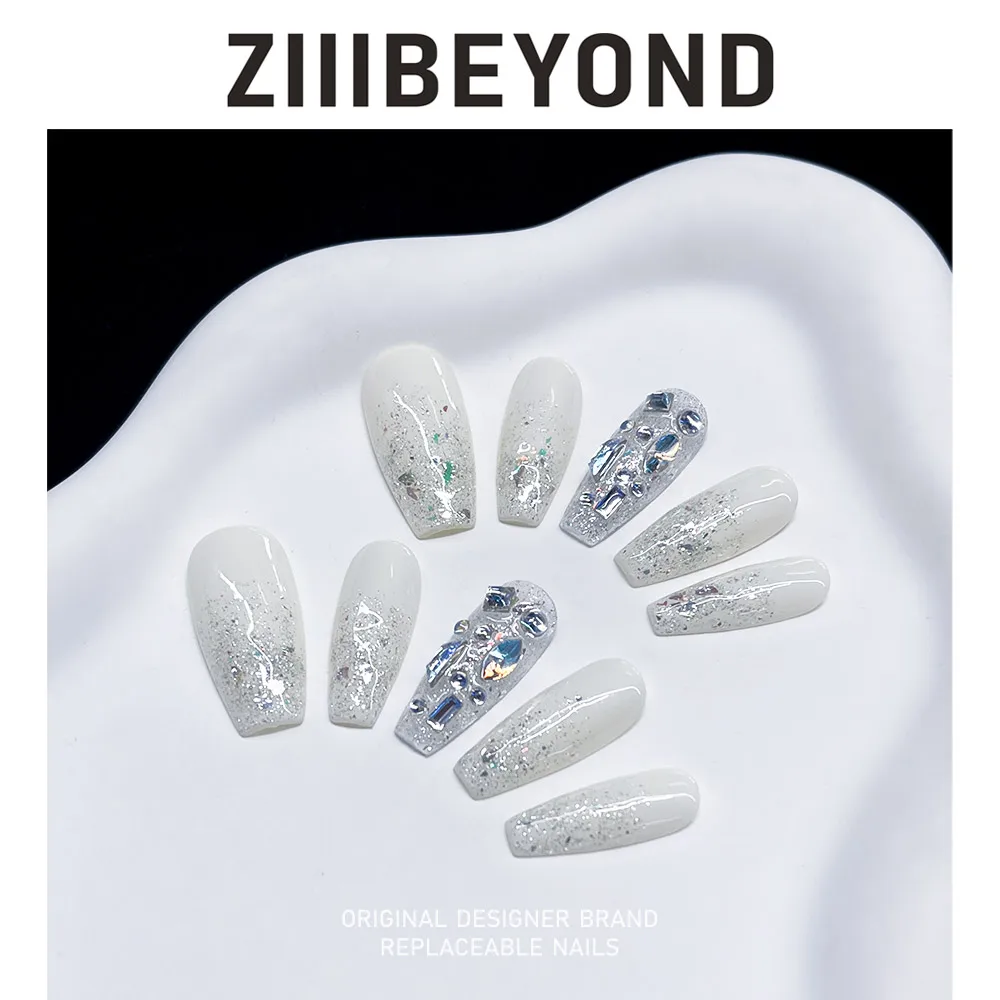 ZIIIBEYOND The Northern Star nail art is handmade and worn with a white background gold butterfly nail art middle ladder ZB101