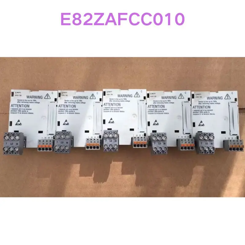 

Second hand test OK E82ZAFCC010 frequency converter communication interface module