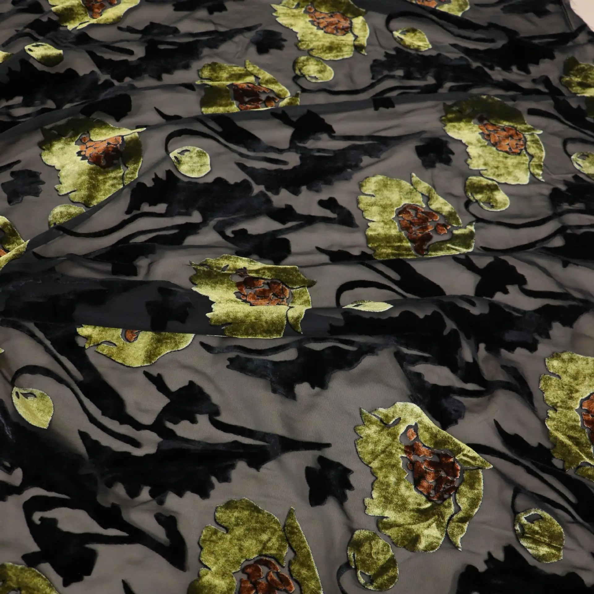 

Velvet Silk Luxury Design Silk Velvet Fabric High Quality Rayon Silk Cloth For Wedding Party Dress