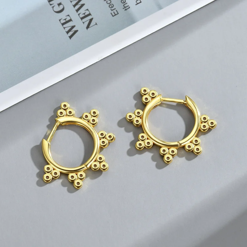 4-Cluster Triple Round CZ Starburst Hoop Earrings Snap Closure Geometric Sparkling Small Huggie Women Daily Jewelry