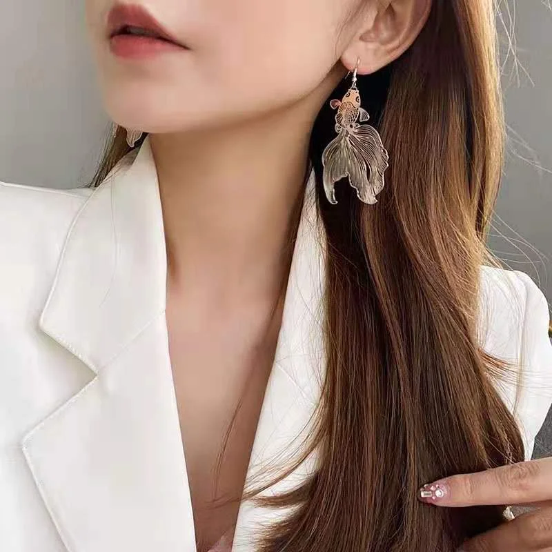 Koi Earrings Exaggerated Hollow Metallic Pendant Goldfish Earring Geometric Fish Earrings for Women Fashion Jewelry Dropshipping