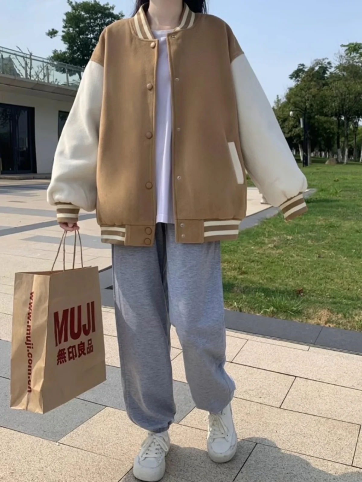 

Женская ветрозащитная куртка-бомбер из вельвета светло-голубого цвета с короткими рукавами, в стиле Y2K, с замшевыми вставками из овчины, осенне-зимняя, с защитой от холода, для офиса (OL)