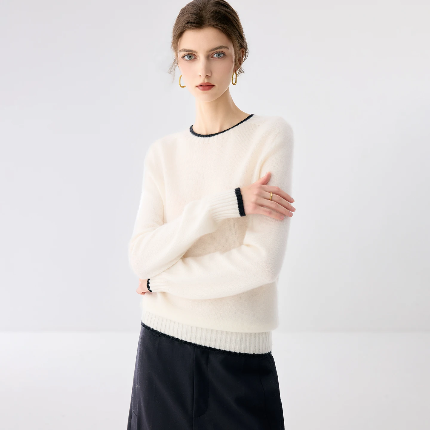 100% Premium Cashmere Women Autumn Winter Thick Contrast‑Color O-Neck Long‑Sleeve Knit Pullover Simple Elegant Soft Breathable