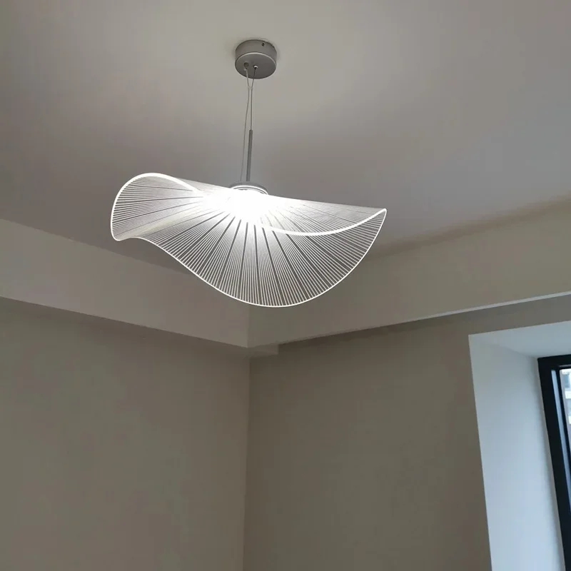 Modern Lotus Leaf Hat Pendant Lights Suspension Classic Chandeliers Restaurant Bedroom Fashion for Living Room LED Chip Lighting