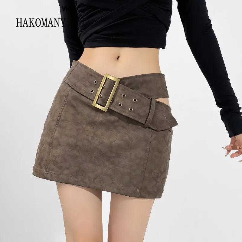 

2023 Vintage Brown American Retro Buckle Hollow Out V Low Waist PU Skirt Sexy Leather Package Hips A line Mini Short Skater