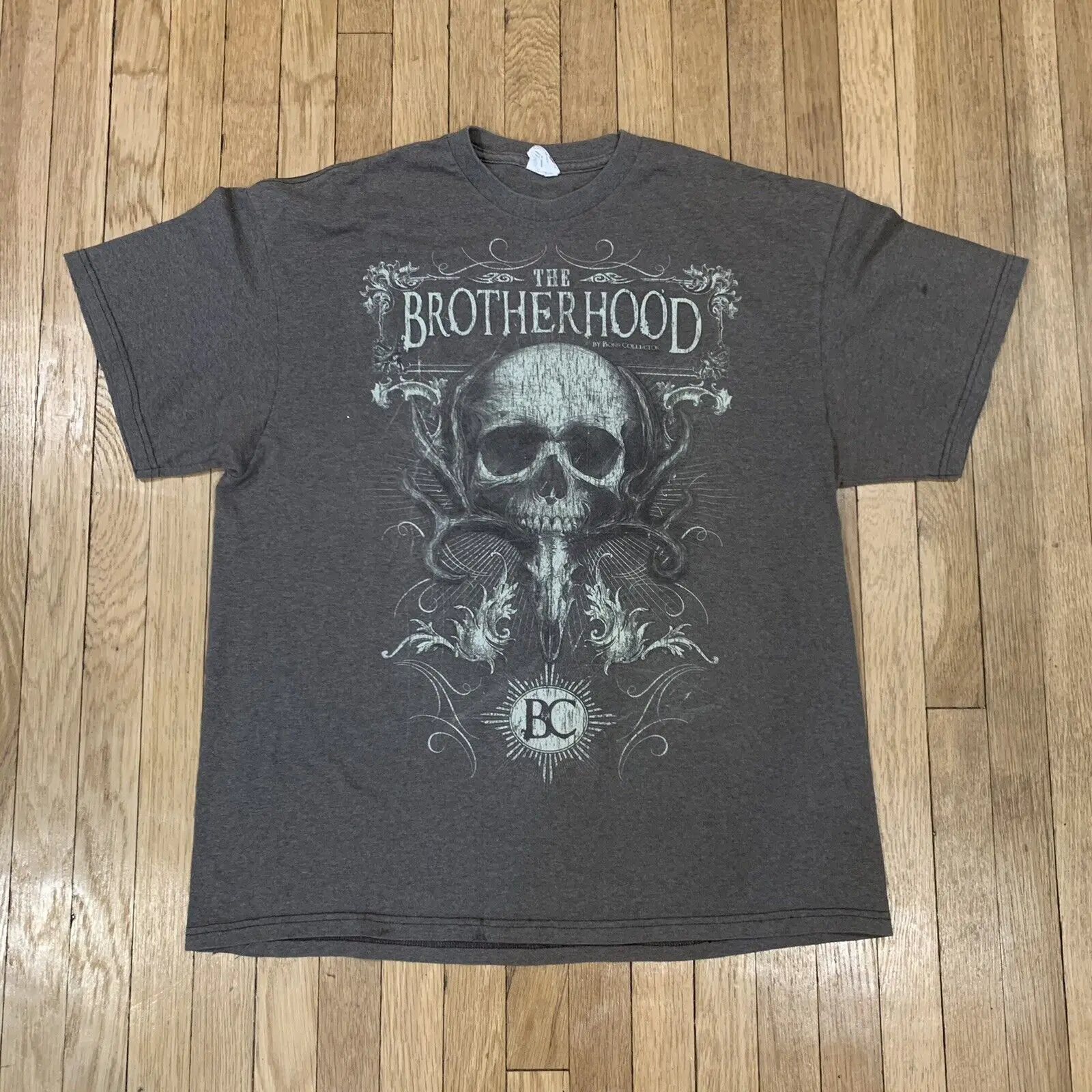 

Vintage Y2K The Botherhood Bone Collector Grunge Skull T-Shirt Size XL Brown