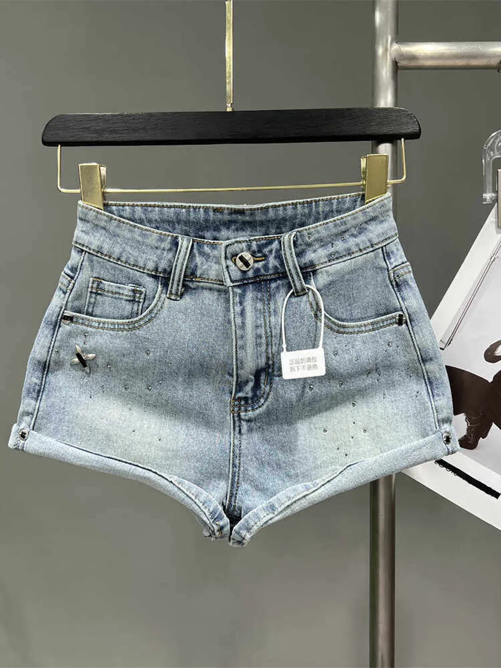 

Hot Sale Fashion Rhinestone Denim Shorts Solid Color Wide Leg Pants Trendy A-Line Hot Shorts Casual Streetwear For Women