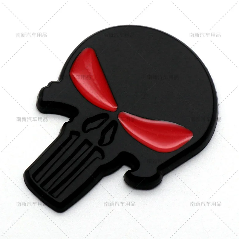 Calcomanías de Metal 3D con Logo de calavera para coche, insignia de emblema para reajustar el tanque de combustible, etiqueta embellecedora lateral