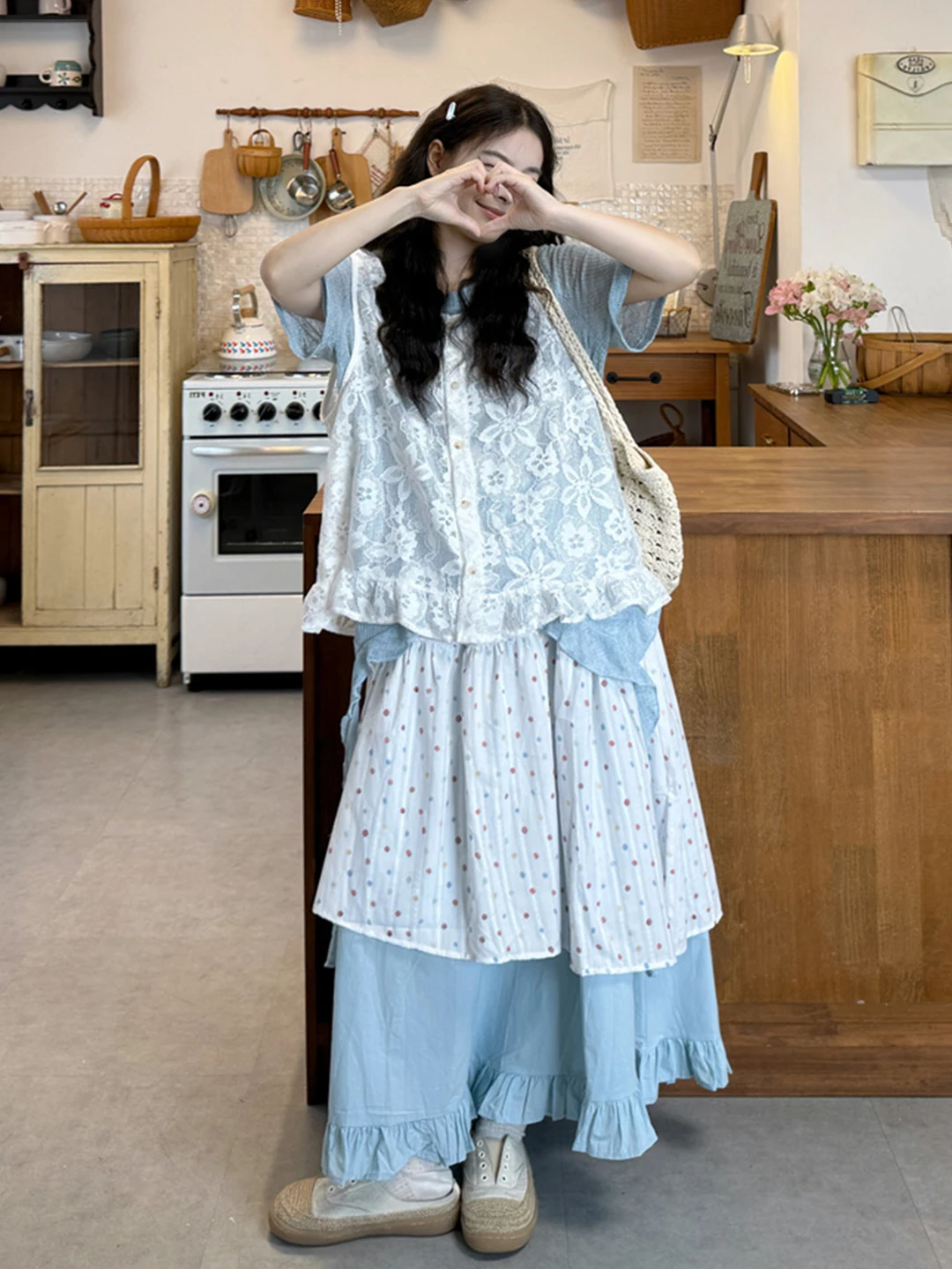 

Женский комплект из трех предметов больших размеров: винтажный кружевной топ-жилет, многослойная асимметричная юбка свободного кроя, летний, художественный, светло-голубой