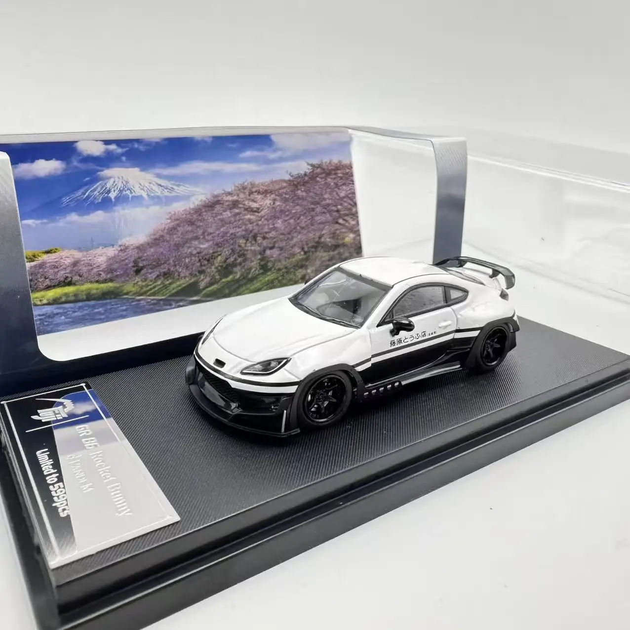 

Fuji 1:64 GR86 Pandem ZN8 Racing Sports Model Diecast Metal Alloy Car Model