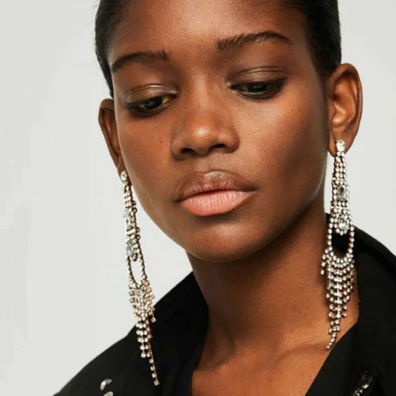 Cross-border accessories, new fashion big-name alloy diamond-encrusted fringed earrings, sent overseas by the source manufacture
