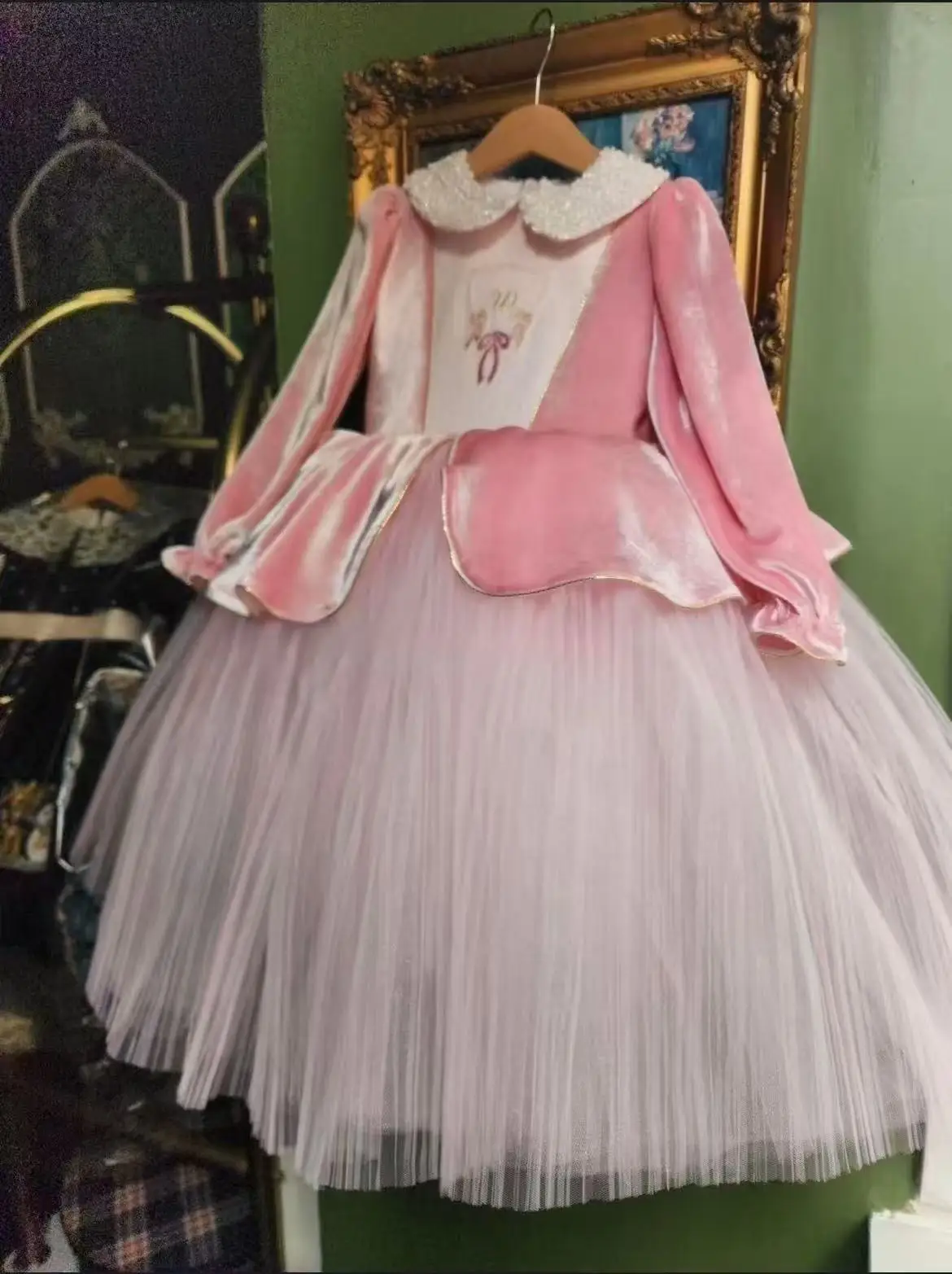 

Осеннее розовое бархатное платье с длинными рукавами и буквами для маленьких девочек 0-12 лет, праздничное платье для фотосессии на день рождения C305