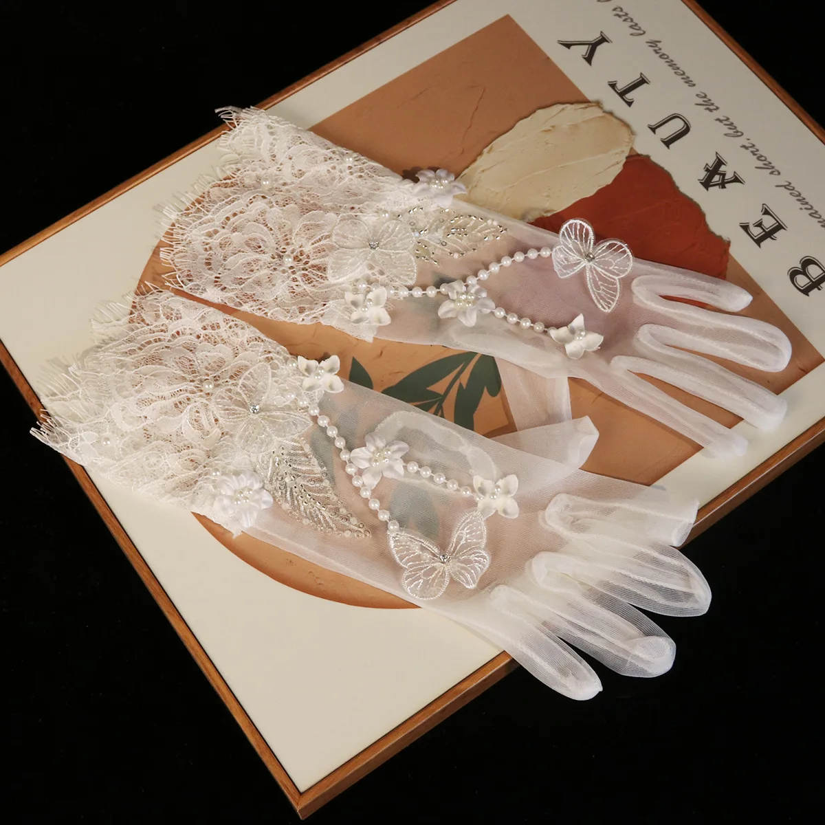 قفازات زهرة الدانتيل الزفاف - أكمام قصيرة مطرزة يدويًا |   بوهو فستان الزفاف صور الدعائم الملحقات