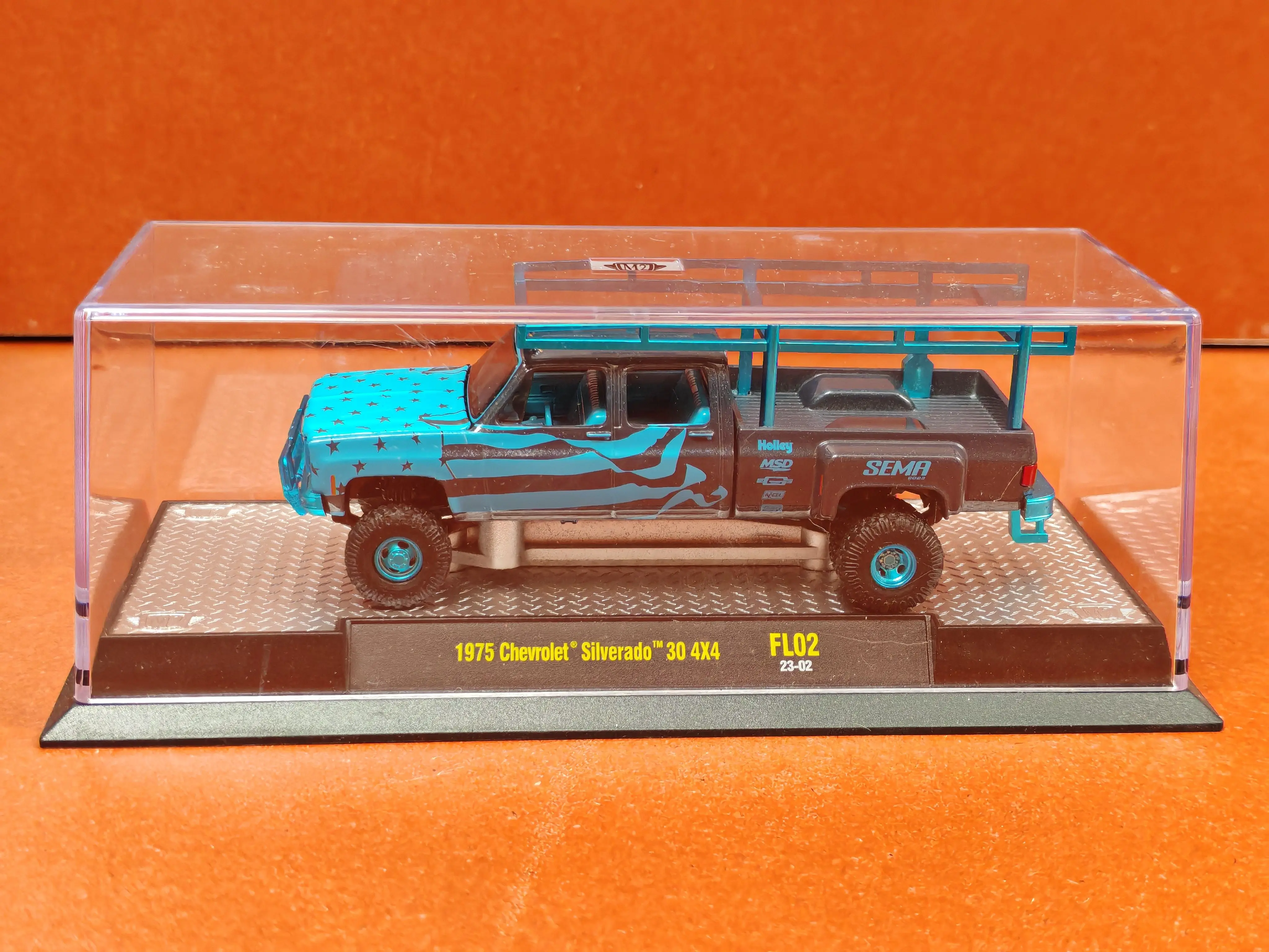 M2 Machines 1/64 1975 30 4*4 FL02 pickup extension BLue Die-cast Alloy Car Model Collection Gift Toy