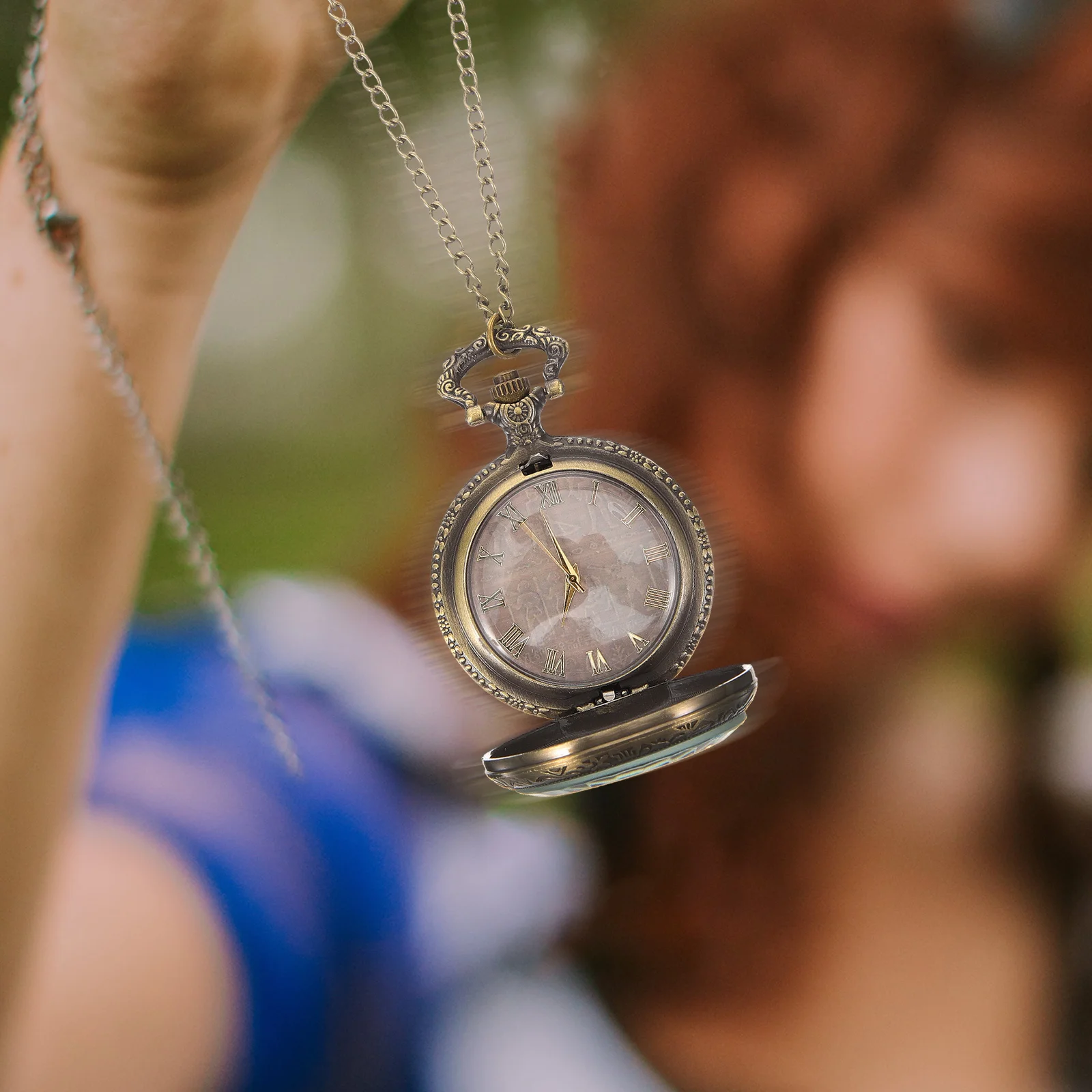 

Roman Numeral Pocket Watch Retro Vintage Style Accurate Time Lightweight Compact Sturdy Material Men Women Gift