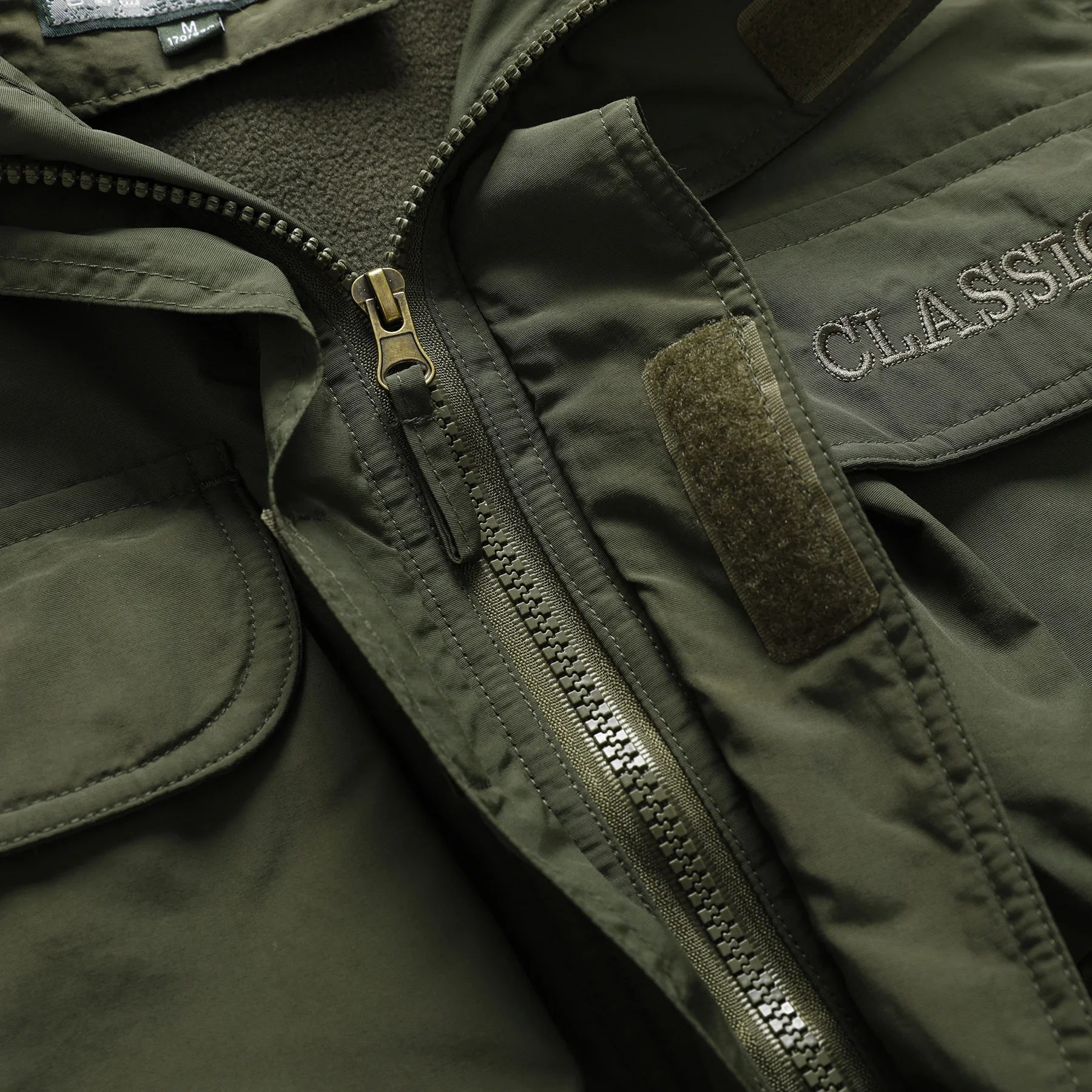 سترة دافئة مبطنة بالصوف للرجال في الهواء الطلق مع جيوب متعددة، وأكمام وغطاء للرأس قابلة للفصل، ونايلون، ونمط عتيق، وإغلاق بسحاب #3