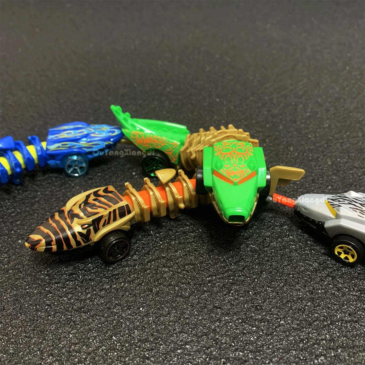 Mutant Machines Unique Slithering Action Car Toys for Children