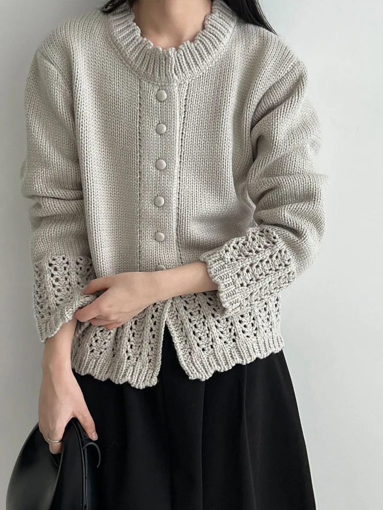 WHTREND Aushöhlen Pullover Spitze Gestrickte Rundhals Einfarbig Einreiher Strickjacke Herbst Winter Neue Abnehmen Top WH1795