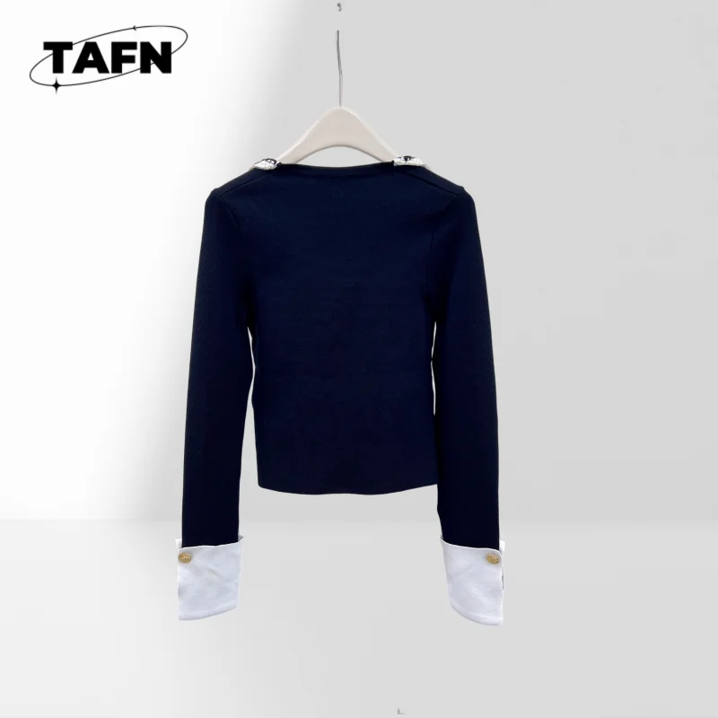 سترة نسائية خفيفة الوزن ومتينة لفصل الشتاء سترة منتفخة كلاسيكية للنساء لراحة الطقس البارد AI1599