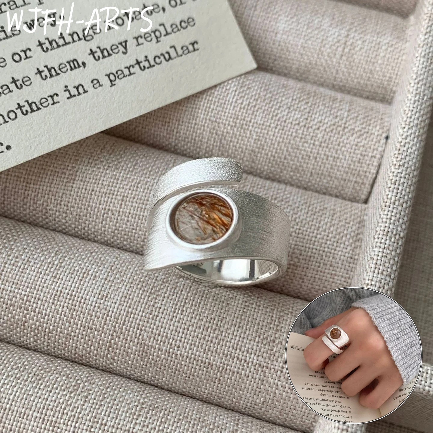 WJFH-ARTS Exquisite Amber Stone Inlay Wire Drawing Process Open Ring For Women New Trend Brushed Metal Adjustable Rings Jewelry