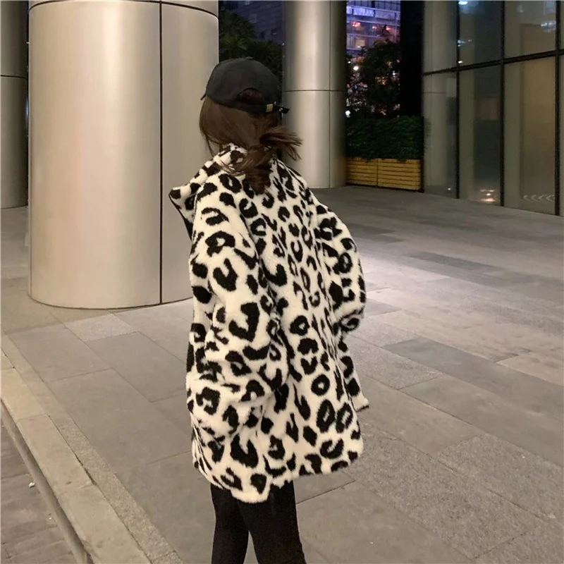 Abrigo de manga larga con solapa y estampado de leopardo de vaca para mujer, chaqueta cálida de doble cara, piel sintética, moda, invierno, 2022