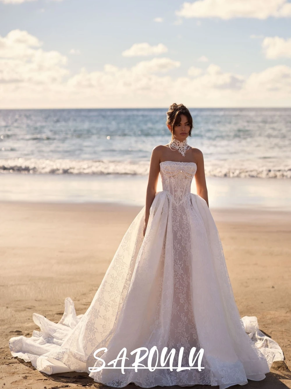 

Charming Appliques Ball Gown For Women Fairytale Pearls Customized Wedding Dress Buttons Back Elegant Strapless Bride Wear