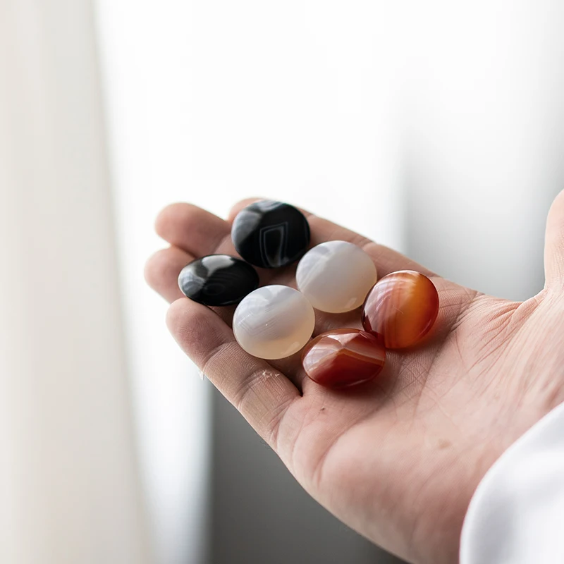 Natural high-grade pattern agate children's beginner Gobang student jade black red and white Go board jar set