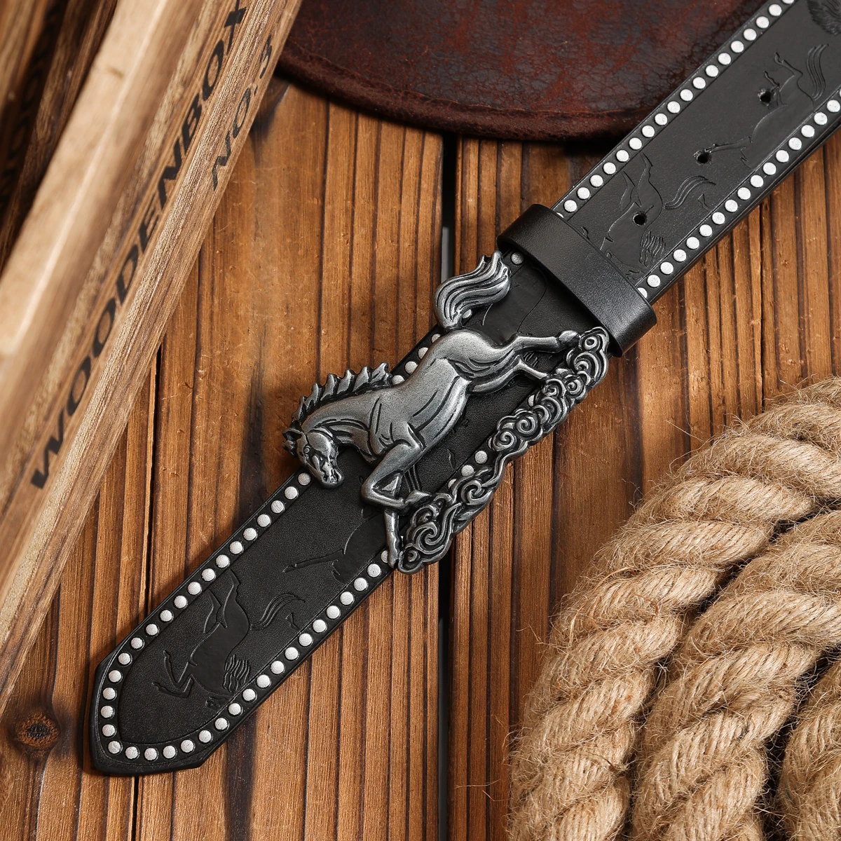 Ein PU-Gürtel für Damen und Herren, der den Stil von Western-Denim und Retro vereint, ist perfekt für alltägliche Freizeitausflüge. – Detail 11