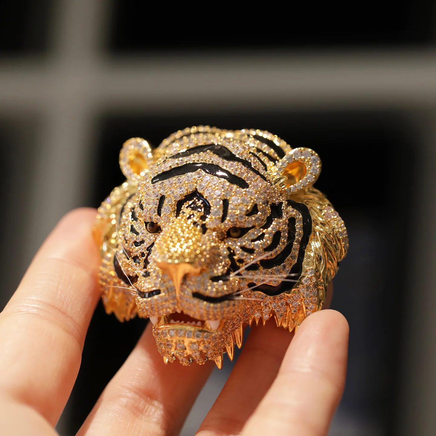 Luxury Tiger Head Brooch Pin High-End Brand Jewelry Copper Zircon Elegant Chinese Culture Style Fashion Accessories