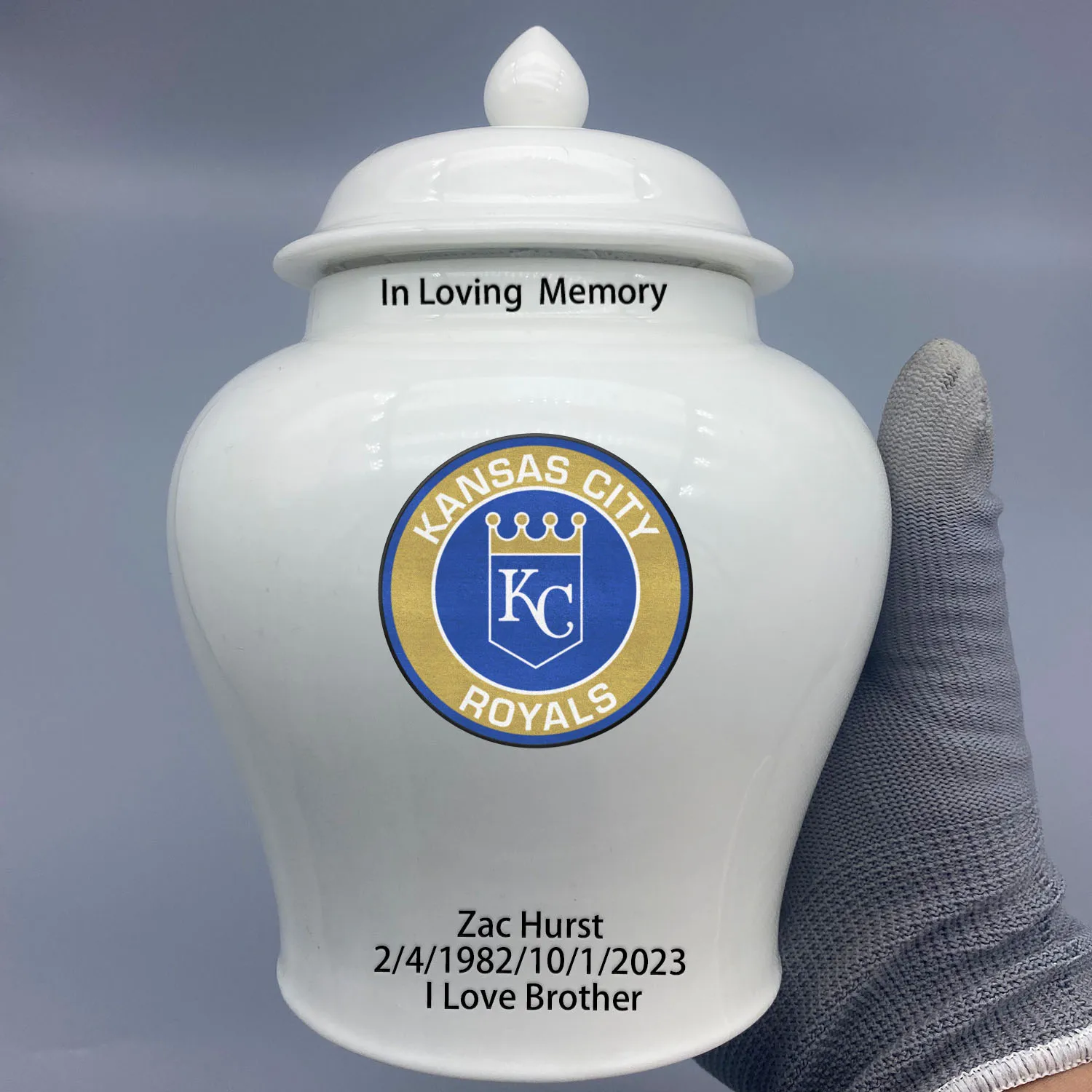 

Medium Urn for Kansas City Royals-baseball themed Custom.Send me the name/date you want to appear on the urn by Remark Message