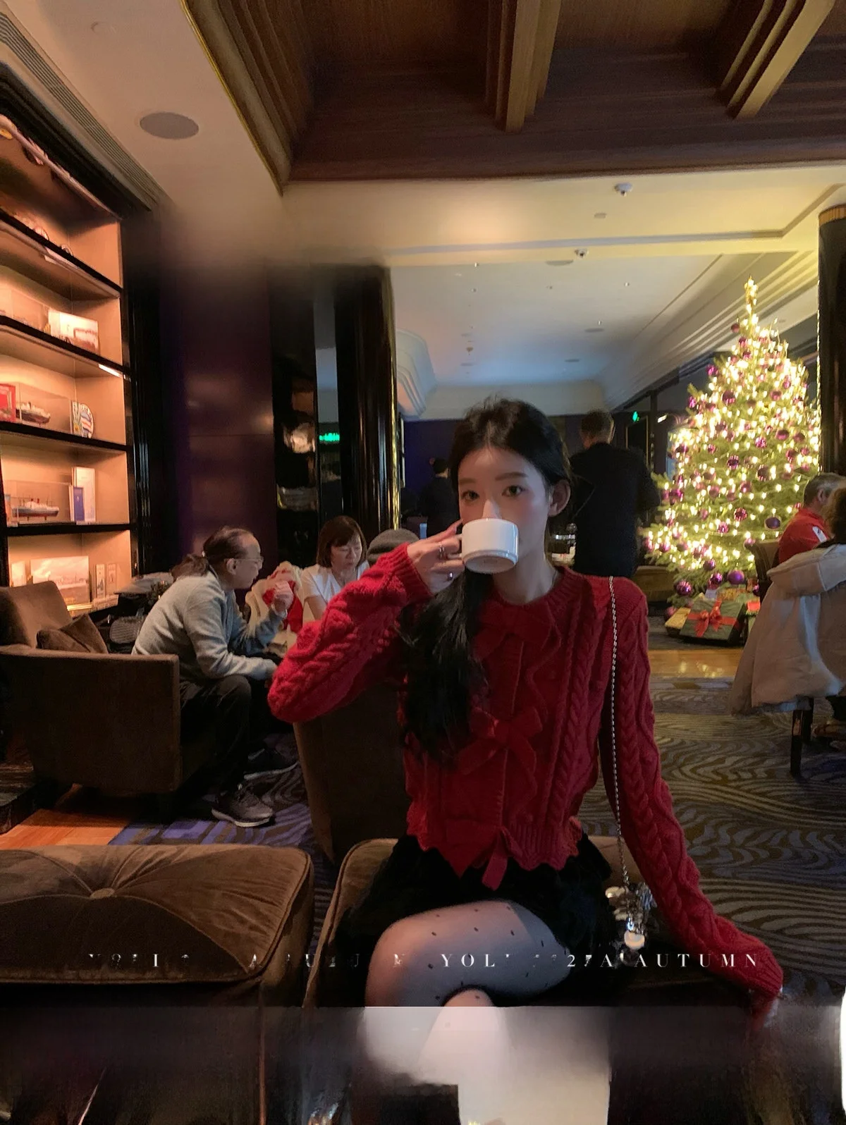 

Красный круглый шерстяной свитер для женщин от YOLI: повседневный, зимний, модный, антивозрастной, универсальный, из нейлона и шерсти.