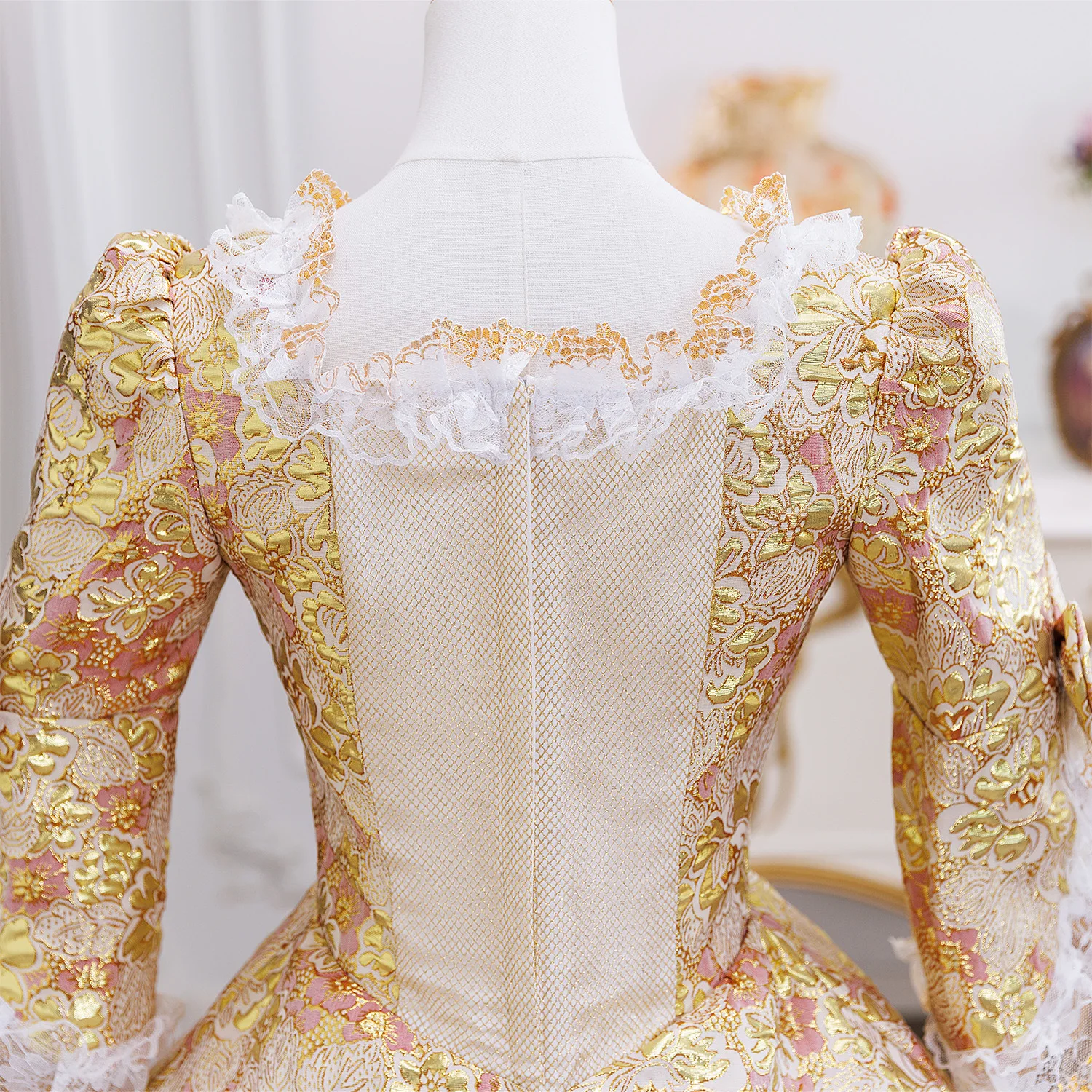 مضيف دراما المحكمة الأوروبية صور تعويم الأميرة حفلة الشاي الاجتماع السنوي المنصة أداء فستان المضيف مرحلة الفحص الفني