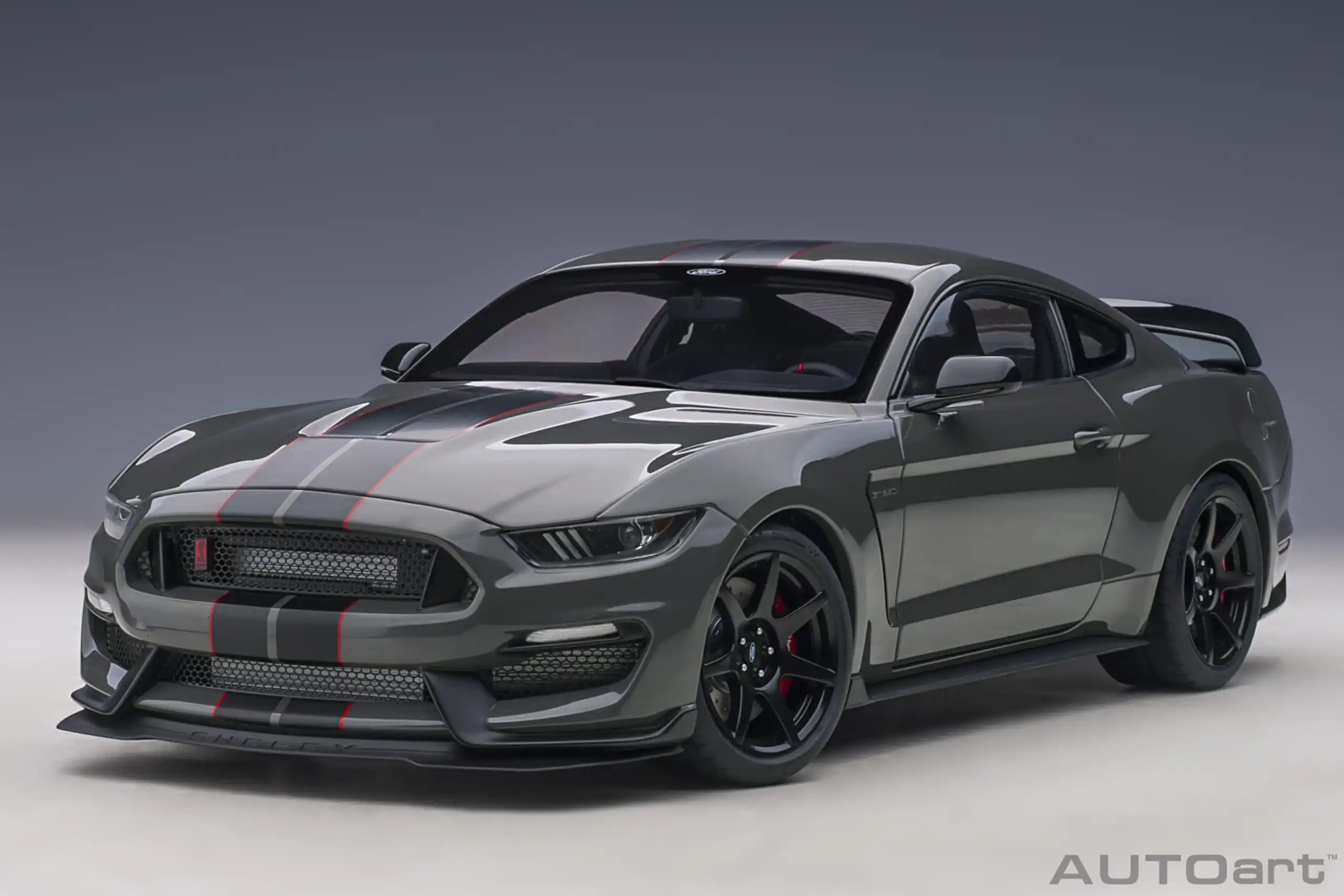 AUTOart 1:18 Ford Mustang Shelby GT-350R Finished Product Cars Alloy Model Collectible Car Model Diecast Vehicle Holiday Gifts