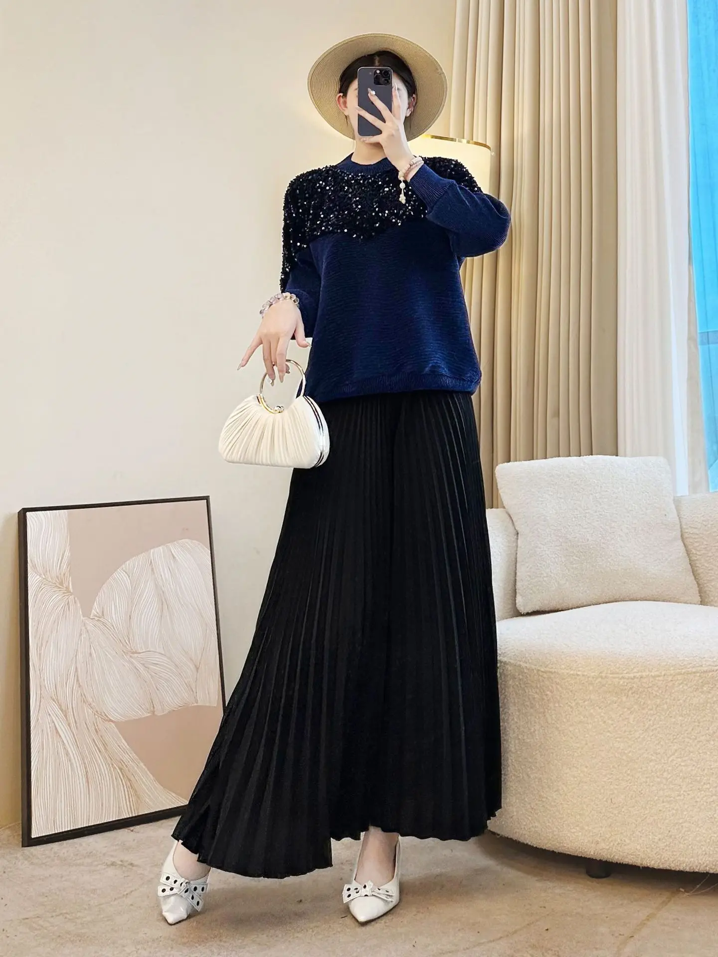 

Miyake Pleated 2025 New Autumn and Winter Velvet Blouse Women Temperament Women Fashion Loose Big Size Navy Blue T-shirt Women