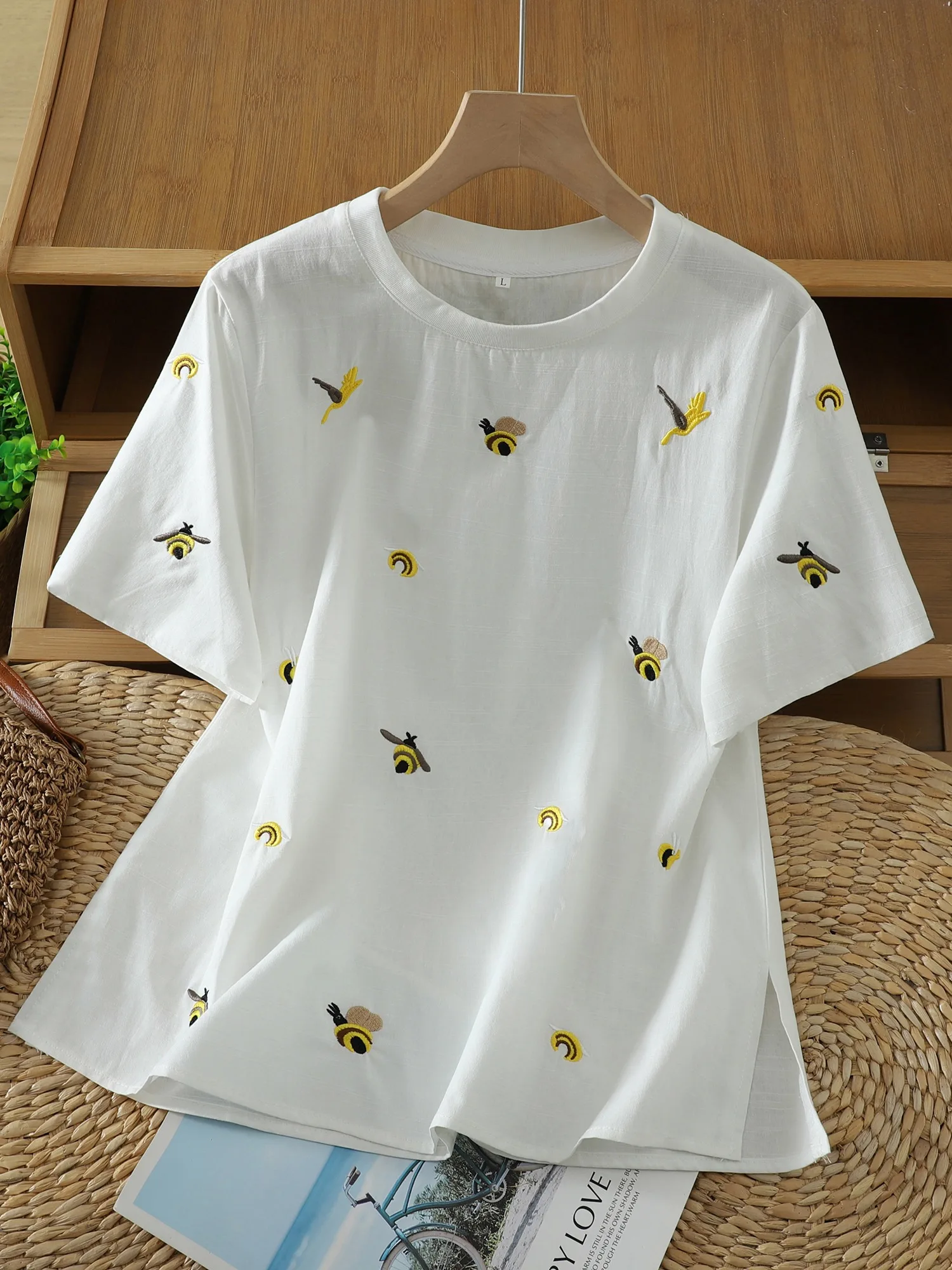 Elegant Bee Embroidery Short Sleeve T-Shirt Women's Summer Fashion Loose Versatile Slim round Neck Cotton Linen Top Shirt