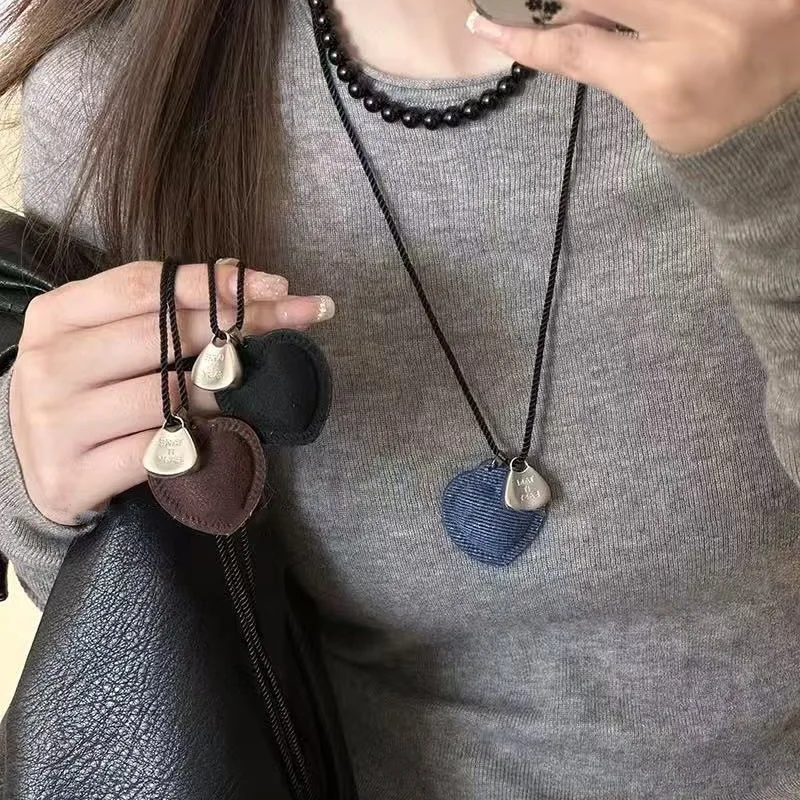 

Fabric Heart Silver Pendant Necklace Long Lanyard Sweater Chain Light Luxury Premium Versatile Daily Wear For Women Elegant Gift