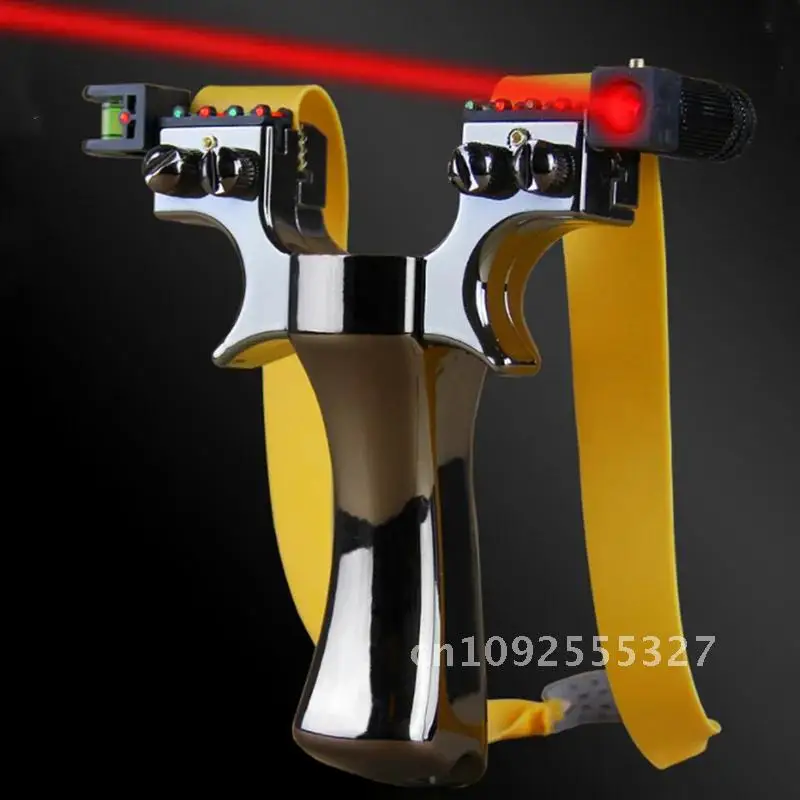 A laser sighted slingshot equipped with a spirit level is used for outdoor sports hunting with a high-power slingshot catapult