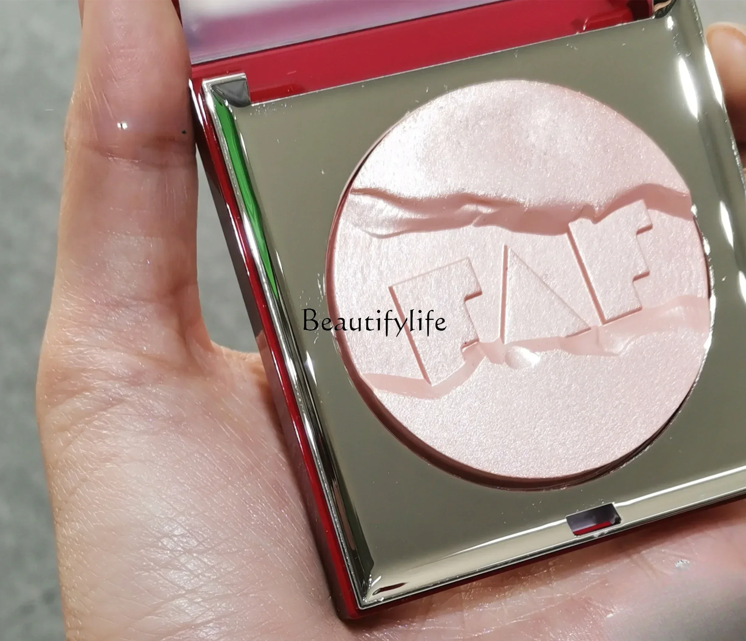 Xinghe Thin and Glittering Create Three-Dimensional Makeup Modify Outline Highlight Powder