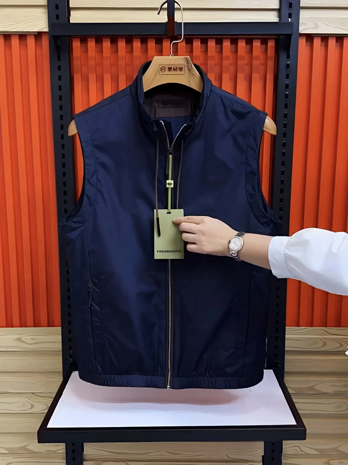 

Мужской жилет большого размера, осень 2025, новинка, с воротником-стойкой, с подплечниками, модный, удобный, простой, стильный, осенний.