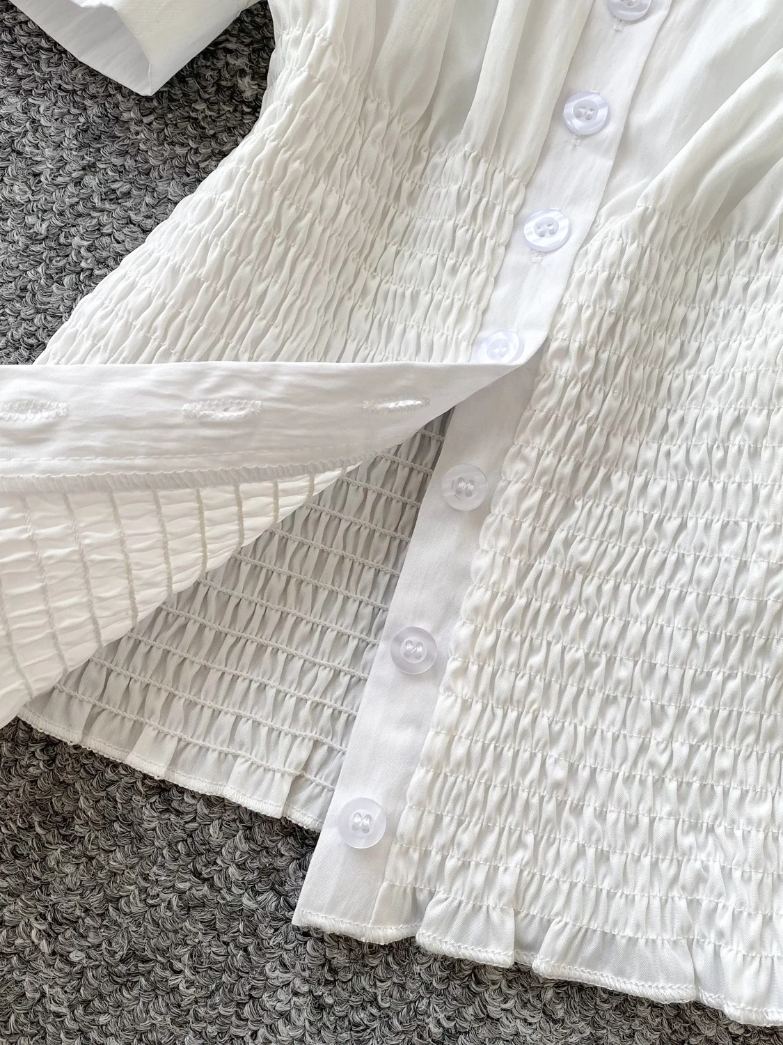 

Korean Sle Sweet Design Hollow out Single Button Waist Cinching Bubble Sve Top Women's irt Age Reversing Faionable