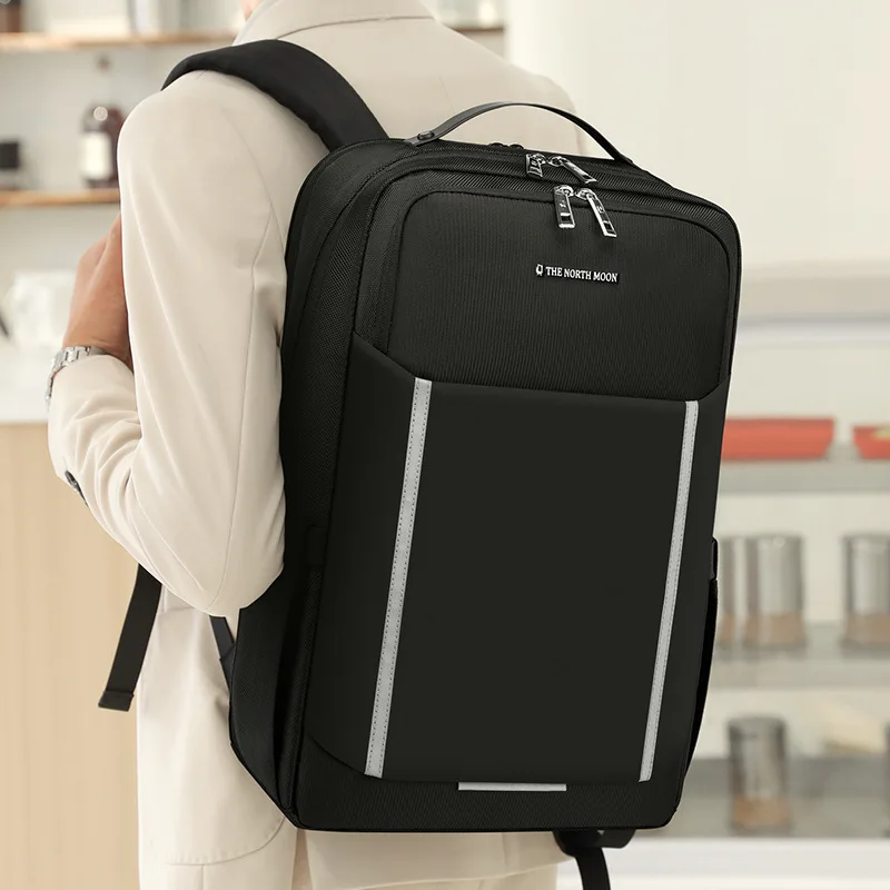 Large capacity business commuting backpack