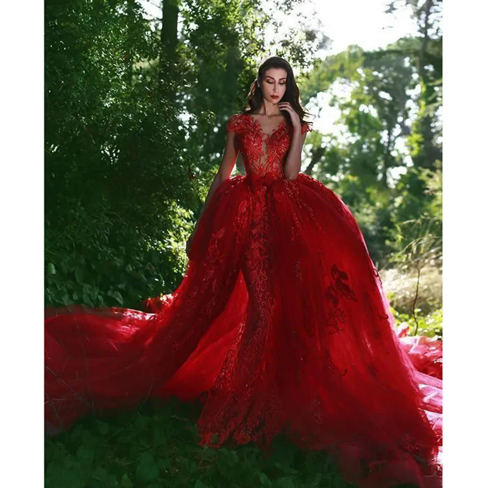 Exquisite Red Wedding Dresses V-neck Short Sleeves Floor Length Appliques Illusion Luxury Women Banquet Evening Ball Gowns